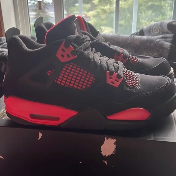 Red Jorden 4s